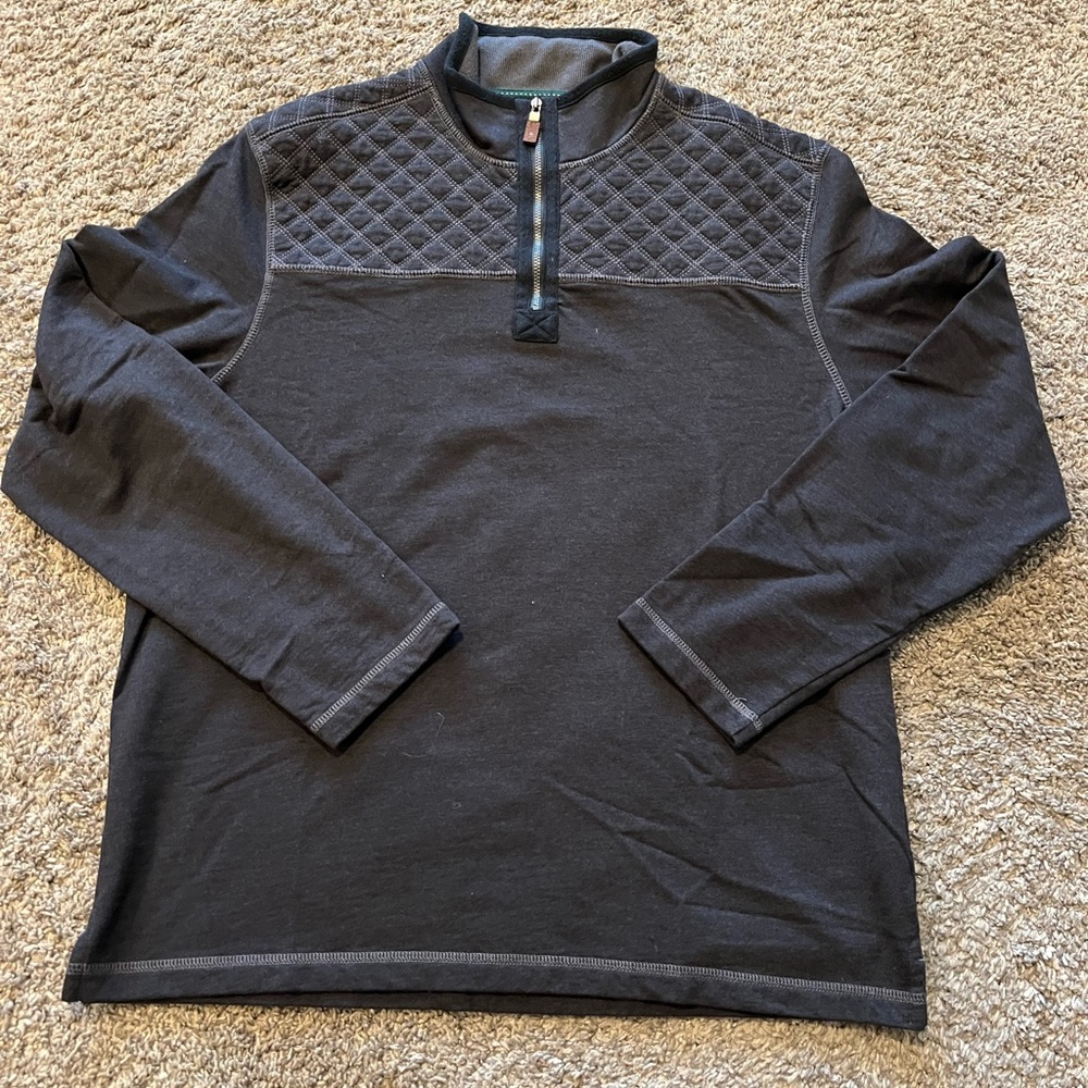 Good condition 1/4 zip men knit shirt